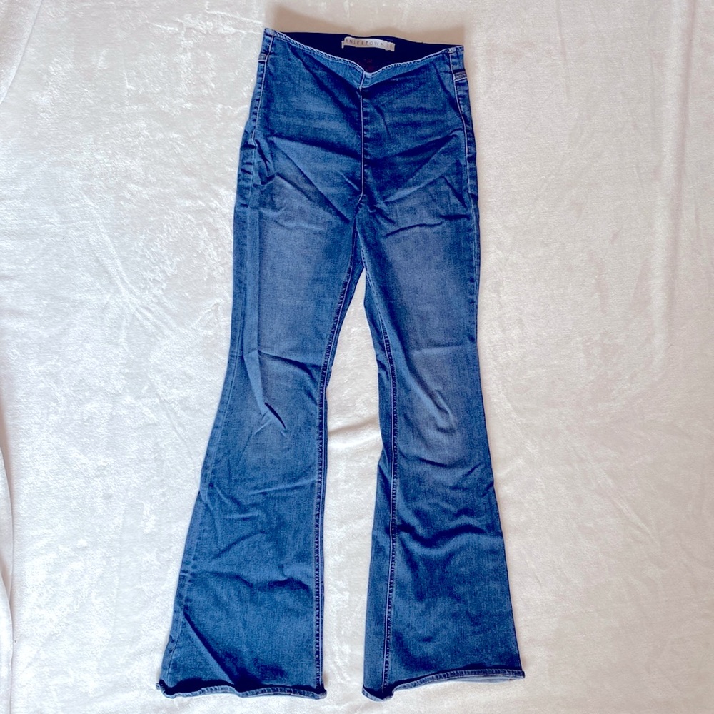 Tinseltown Bell Bottom Jeans Stretchy Waistband — Size 5
